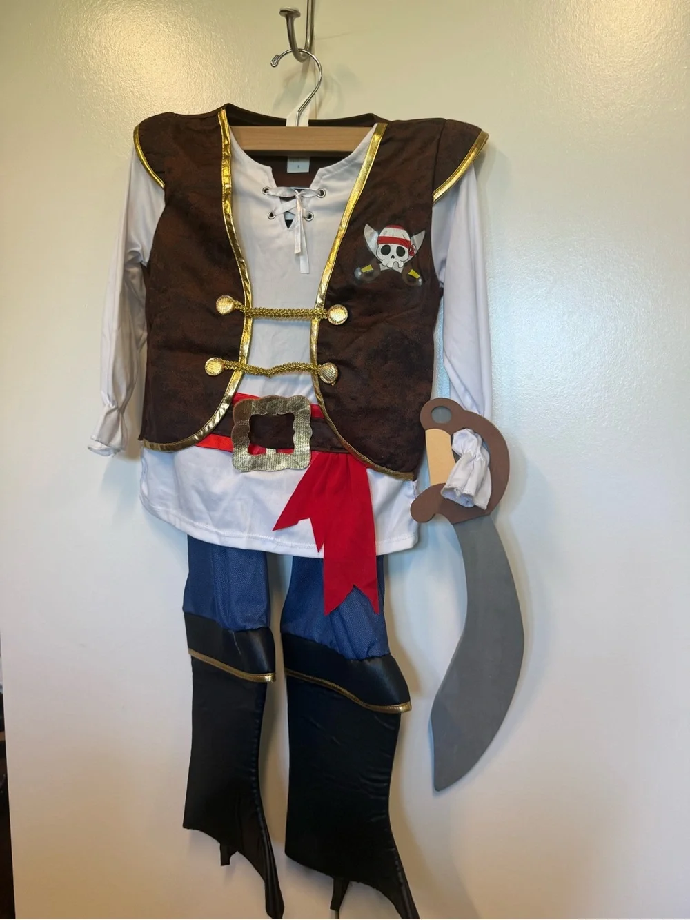 Deluxe Pirate Costume with accessories - family costume available